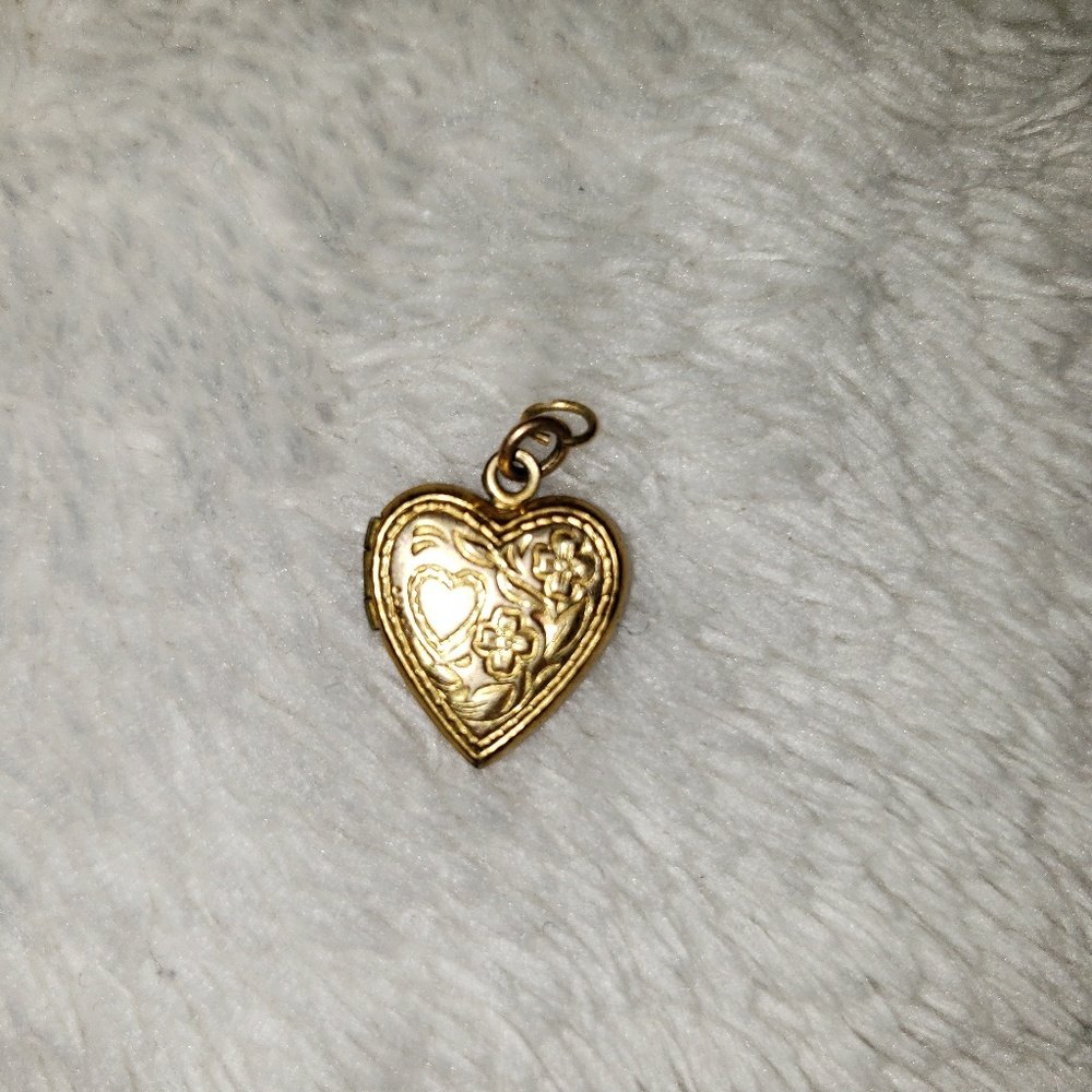 14k Gold Heart Locket